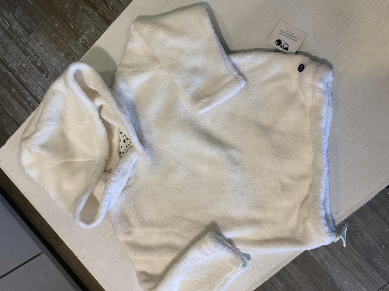 Buzo con capucha piel blanca, ropa infantil en Ardillas Córdoba