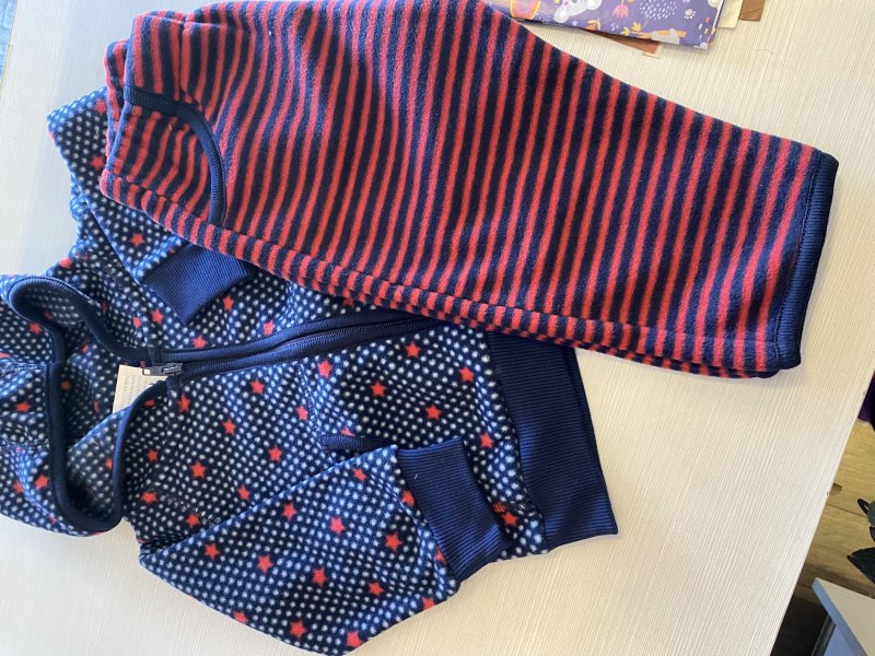 conjunto bb de polar, ropa infantil en Ardillas Córdoba
